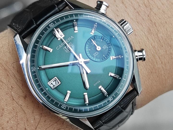 泰格豪雅手表表盤上有灰塵的危害是什么?