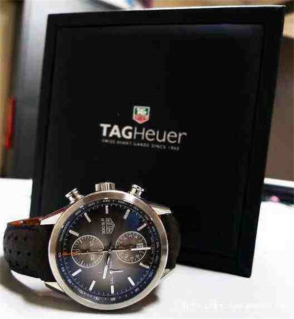 泰格豪雅腕表進(jìn)灰了處理辦法匯總